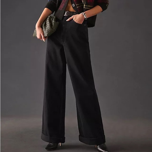 MOTHER SNACKS 26 High Rise Funnel Heel Cuff Jeans in Smacking Good washed black - Picture 2 of 13